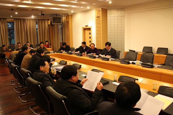10.3.6 教代会 讨论.jpg