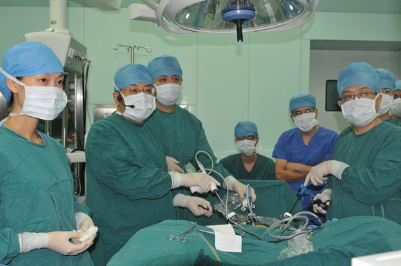 10.09.02 苏大附二院成功举办全国腹腔镜与内镜会议.jpg