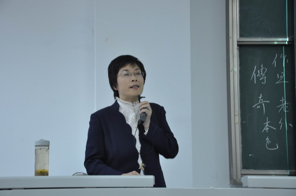 10.10.15 凤凰传媒学院新生职业生涯规划专题讲座.jpg