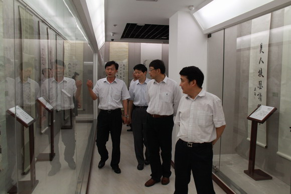 10.11.01 我校博物馆参观人数突破两万人.jpg