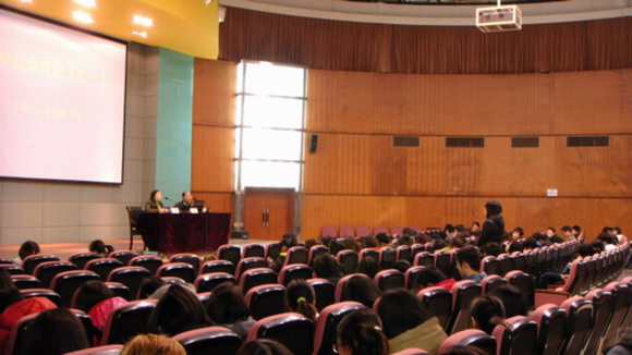 10.12.14 应用技术学院大学生青马工程结业典礼隆重举行.jpg