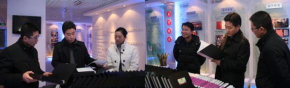11.01.12 省高校共青团考核工作组到应用技术学院现场考察1.jpg