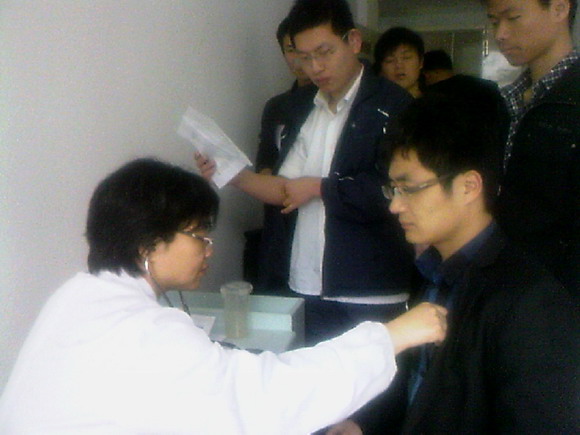 11.04.21 校医院顺利完成2011年研究生复试体检工作1.jpg