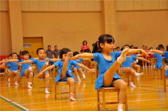 11.06.10 苏大幼儿园六一系列活动报道2.jpg