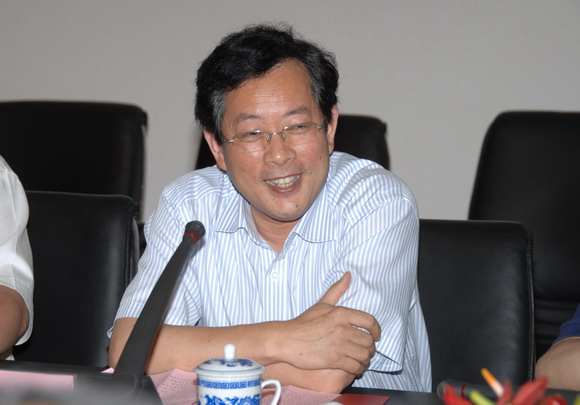 11.06.27 新疆克州党政代表团参观考察我校1.jpg