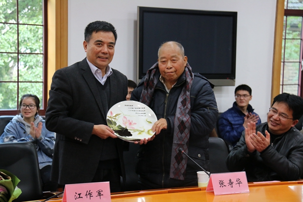 最后,江作军作了讲话.