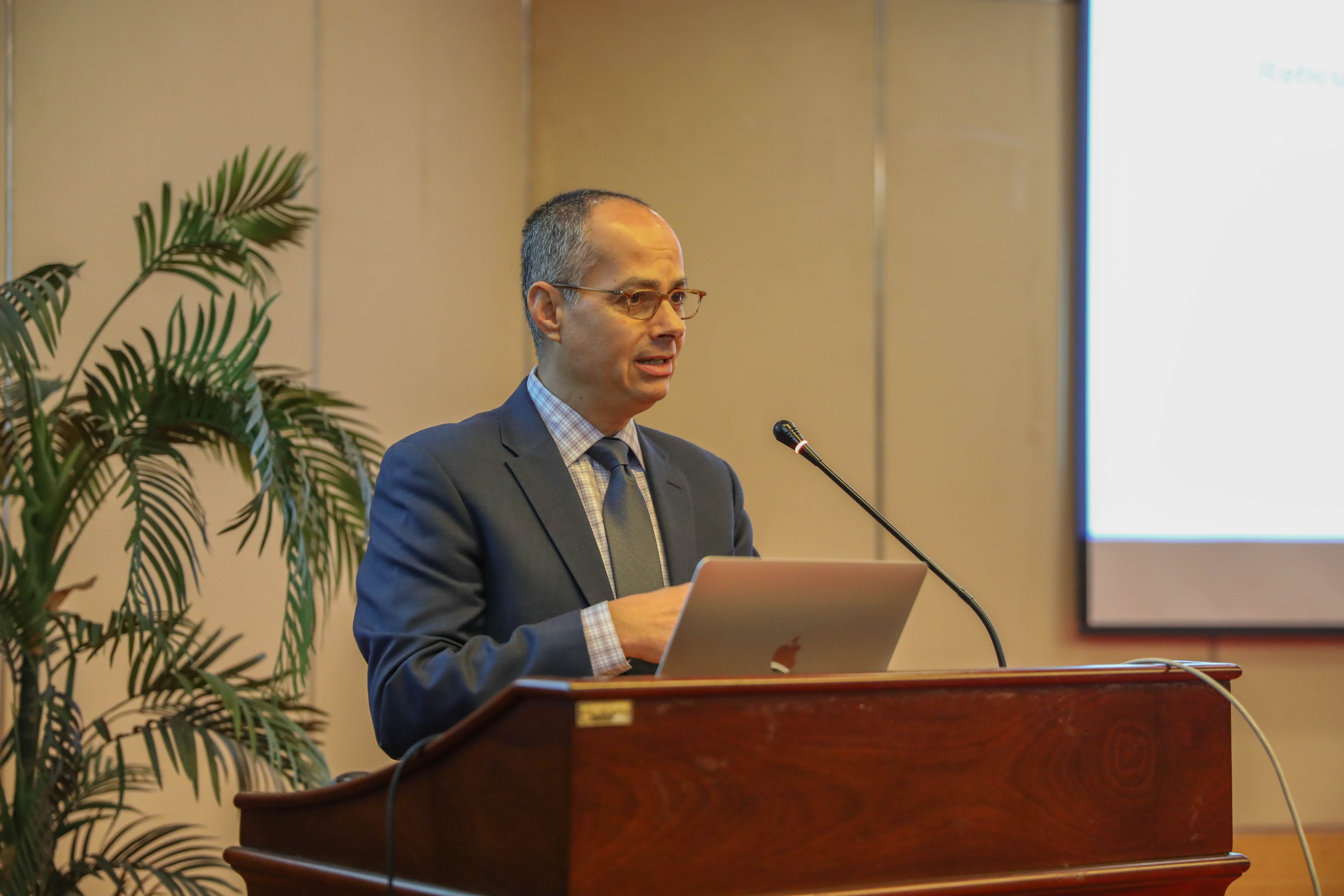 美国科学院院士omarmyaghi教授做客首期天赐讲坛