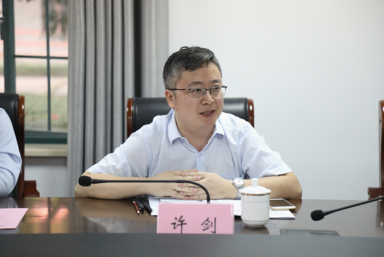 中共江苏省委宣传部舆情信息处处长许剑一行来我校调研