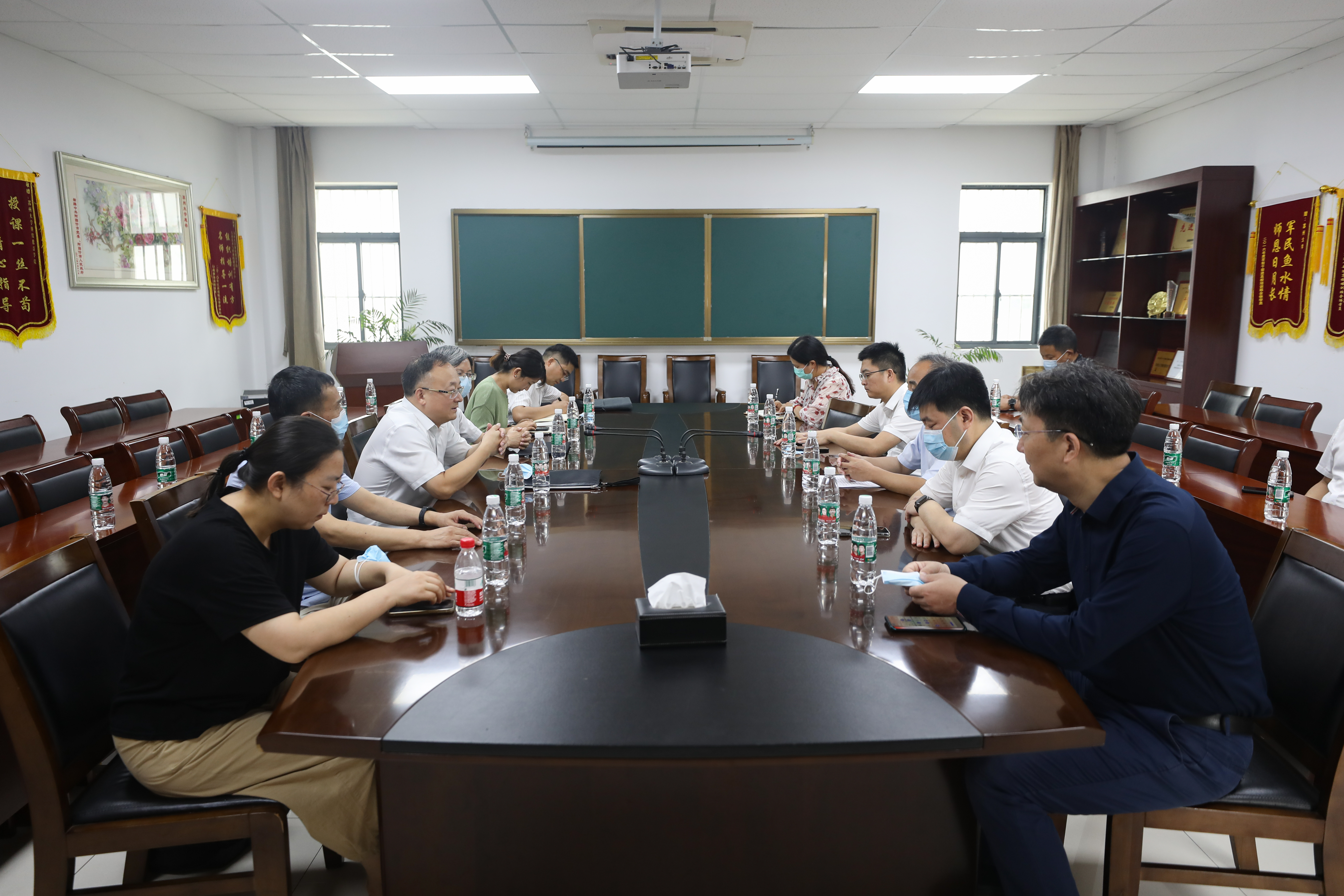 省教育厅副厅长杨树兵一行来校检查开学安全工作