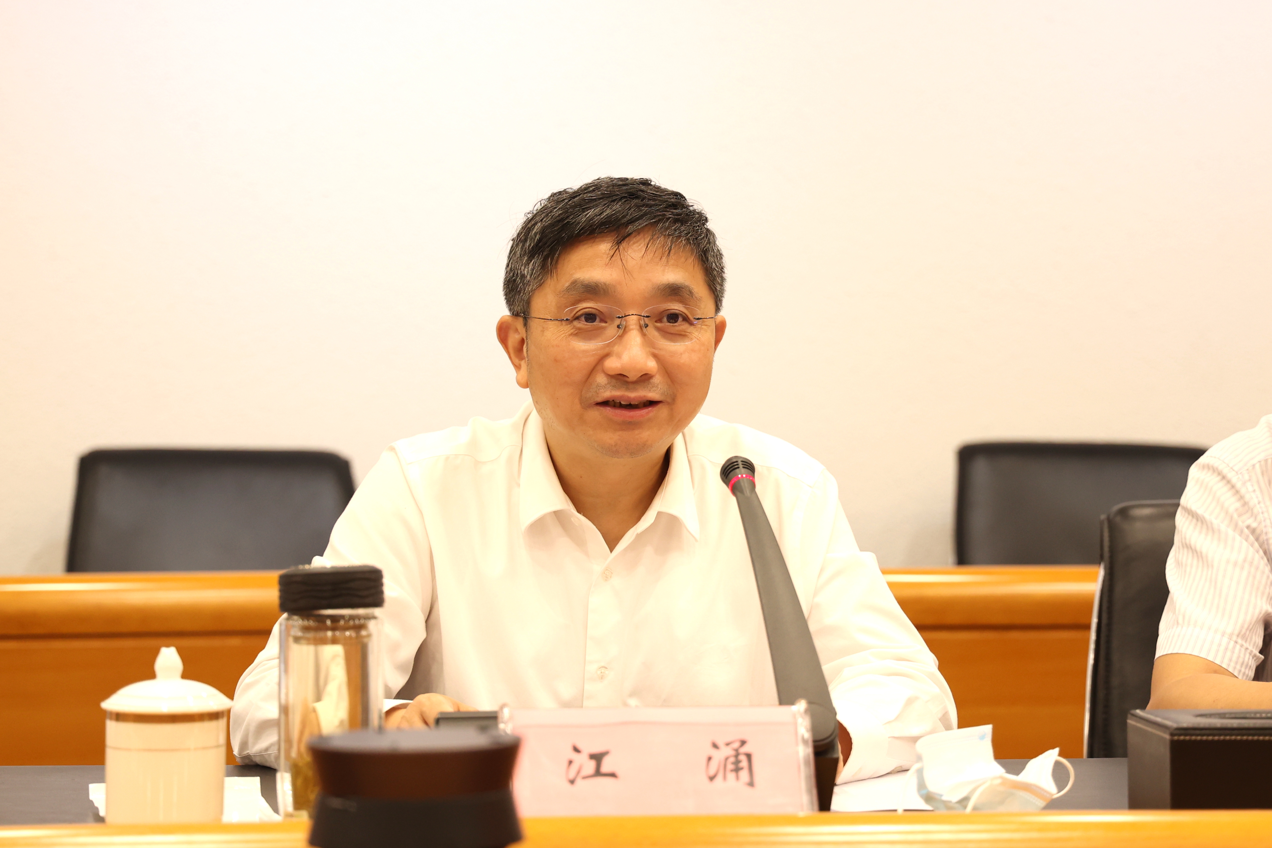 我校举行第十三次党代会筹备情况通报会