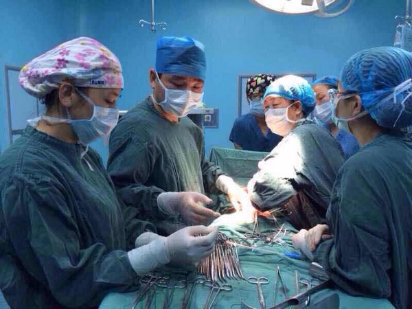 他为医者仁心做了最动人的诠释追记我校附二院妇产科医生史明